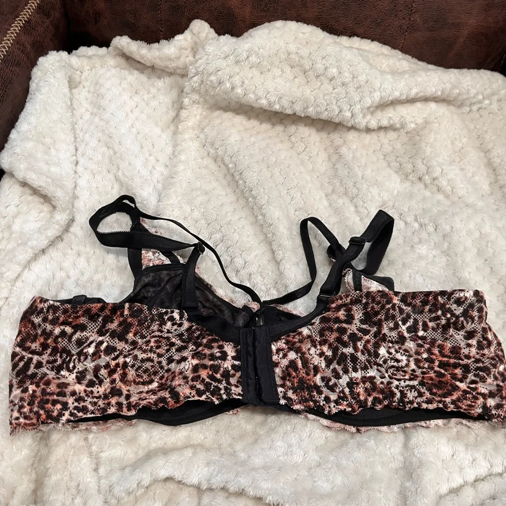 🌻Torrid 42B Leopard Print Bra with Black Straps - Picture 2 of 3